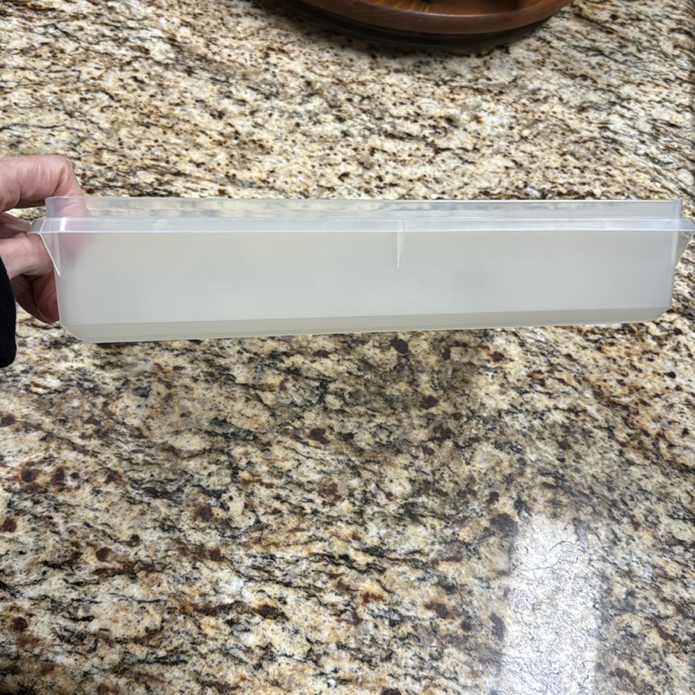 Tupperware Rectangle Container 290-9 White/Clear Body - Picture 9 of 16